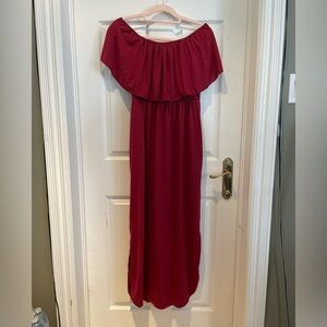 On the shoulder / off shoulder maxi dress
